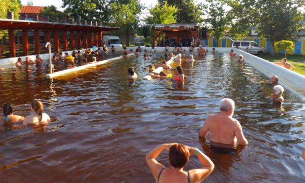 „Elképzelni sem tudjuk, milyen életünk lesz nélküle” – összeomlott a tököli börtönben raboskodó édesapa, miután a 7 éves Kálmánka belefulladt a karcagi strand medencéjébe