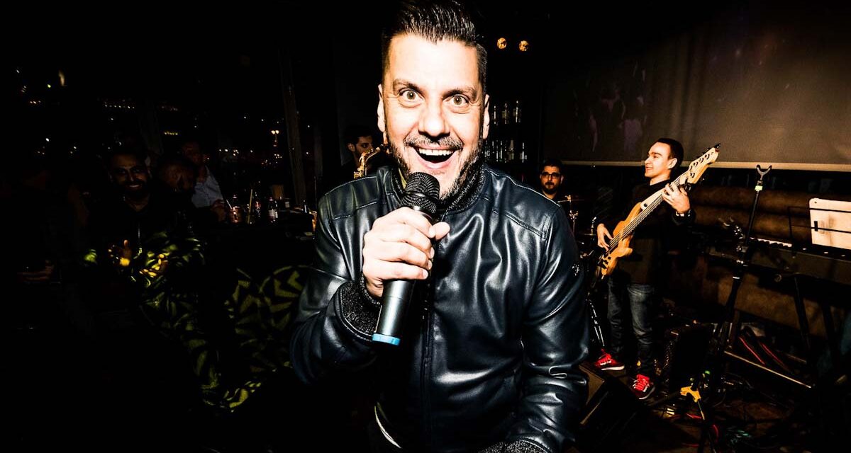 Kökény Attila Gödöllőn! Közben régi-új tárgyakat fürkészni, Nyakas-kőre mászni, crossover zenét hallgatni – szerdai szórakoztató programajánló