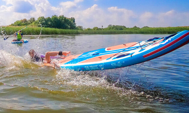 „Elég volt ebből, a SUP nem gumimatrac!” – állítja az oktató, miután egy 10 éves kislány egyedül SUP-ozott és eltűnt a Balatonon