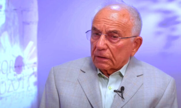 „Más érzelmek ezek” – 87 évesen elvált, de újra rátalált a szerelem. Ma 91 esztendős a legendás magyar televíziós, Vitray Tamás