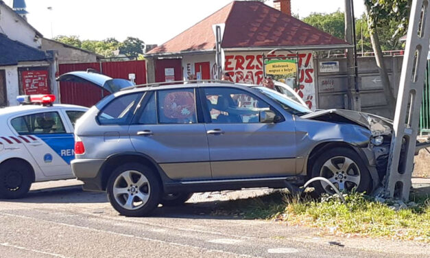 BMW terepjárós asszony azt gondolta, hogy mindig a nagyobb autónak van elsőbbsége