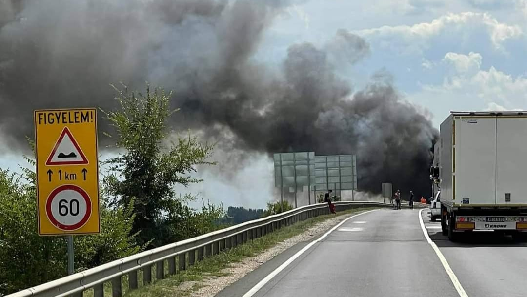 „Hol van az illetékes, aki felel ezért az útszakaszért?” – két hónap alatt 7-en haltak meg a 4-es főút azon részén, amelyen két kamionos égett halálra, miután frontálisan ütköztek