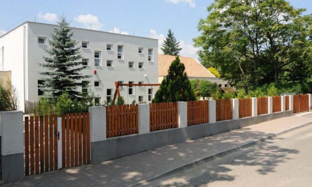 Kapjátok be…, szeméremsértési ügy Érden, politikai csata alakult ki az óvodai esetből