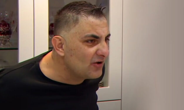 Látványos gesztikulálások közepette magyarázott, a közteresek visszaszóltak Győzikének