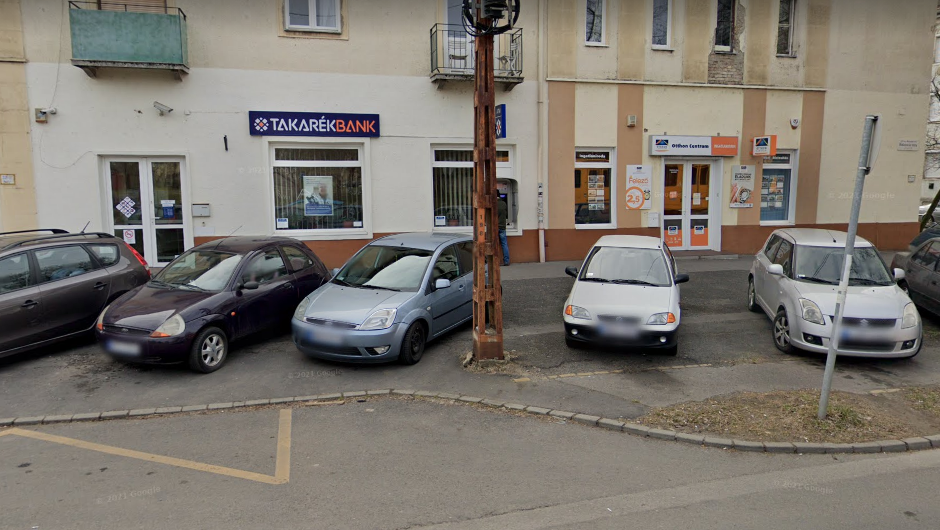 Bankrablás a 15. kerületben, tart a hajsza, a rendőrök lezárták a környéket