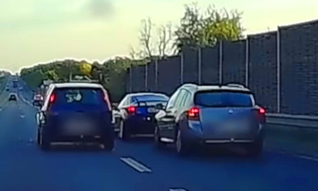 Suttyó sofőrök párviadala az M7-esen a Balaton irányában, a jogsijuk is ugorhat