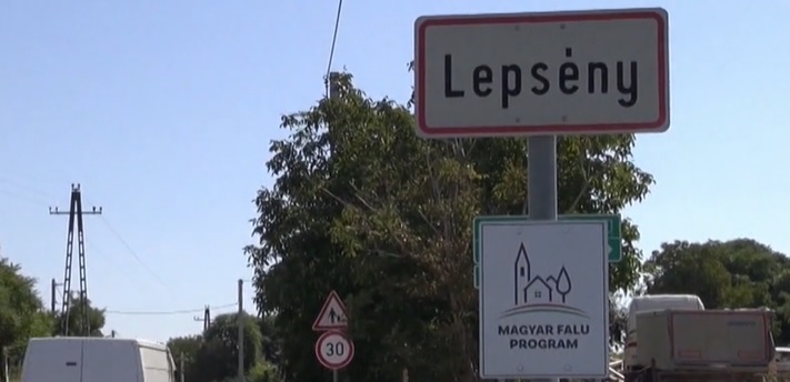 Borzalom: eszméletlenre rúgtak-vertek egy hatodikos fiút egy Fejér megyei általánosban – Martin húga végig nézte az egészet – videó