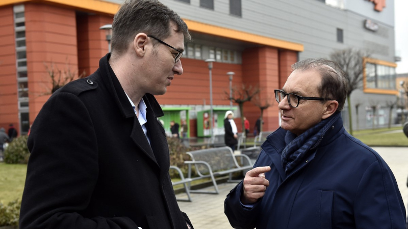 Tóth Csaba visszalép a jelöltségtől, a zuglói képviselőjelölt elmenekült a sajtótájékoztatójáról