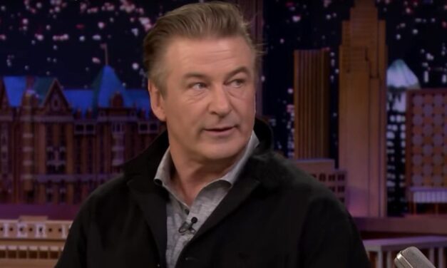 Akár börtönbe is kerülhet az operatőrt véletlenül lelövő Alec Baldwin, ezt mondja az ügyvéd