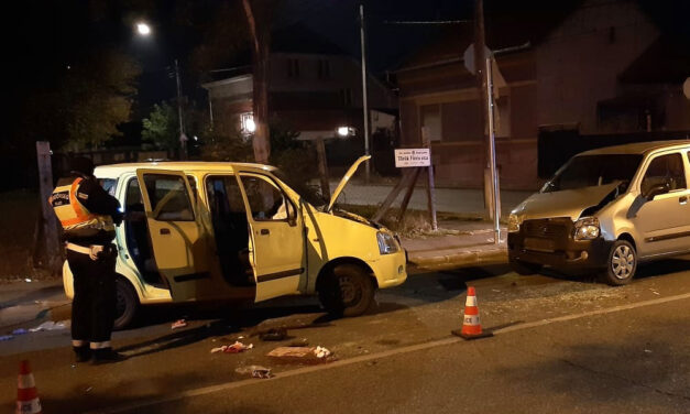 Borulás közben kizuhant a Suzukiból a sofőr, a közeli vendéglőből rohantak segíteni