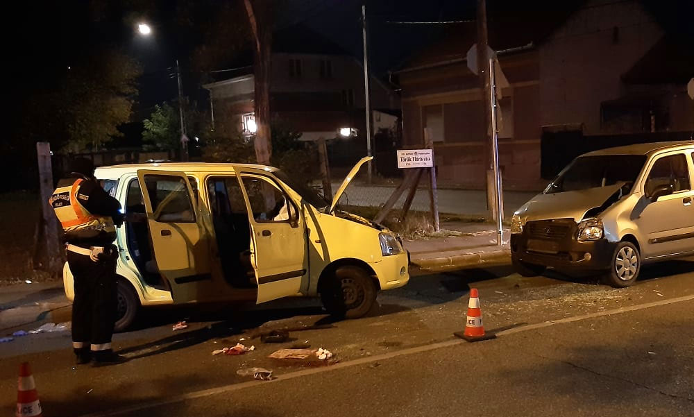 Borulás közben kizuhant a Suzukiból a sofőr, a közeli vendéglőből rohantak segíteni