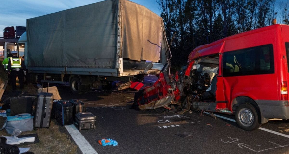„Úristen, nem áll meg” – Megszólalt az egyik szemtanú, aki végignézte az M1-esen történt borzalmas tragédiát – videó