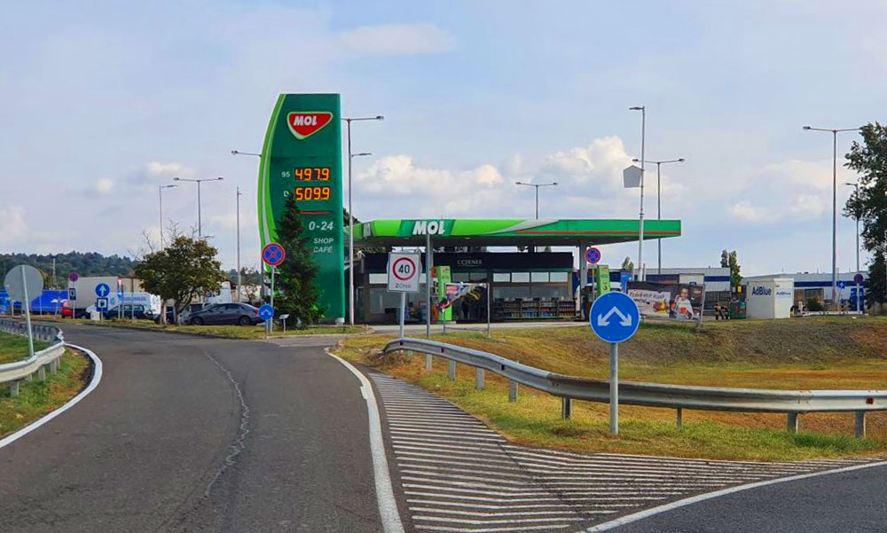 Korlátozás a MOL-kutakon: péntektől maximum 50 liter, hatósági áras üzemanyagot lehet tankolni egy járműbe