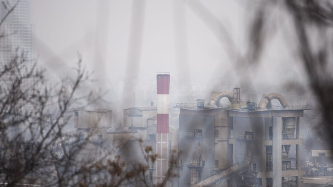 Ne menjen ki az utcára, egészségtelent a levegő egy Budapest környéki városban