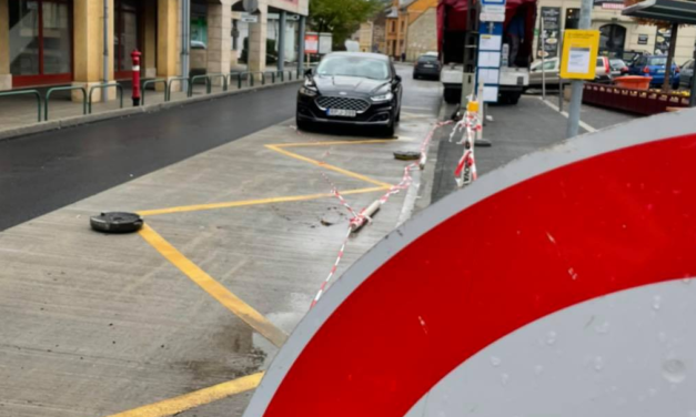Sokkolták a budafoki autósokat és üzlettulajdonosokat, a jó idő ellenére is durván csúszik egy fontos utca átadása