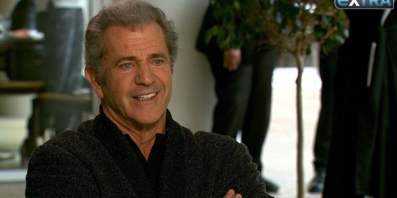 Gyalog járja Budapest utcáit Mel Gibson – Ide ugrott be egy steakre az Oscar-díjas színész