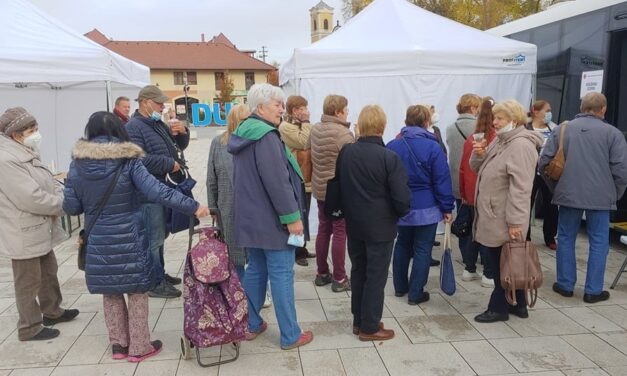 Retteg a betegségektől – szűrőbuszok járják Budapest környékét, holnap Óbudára is eljutnak