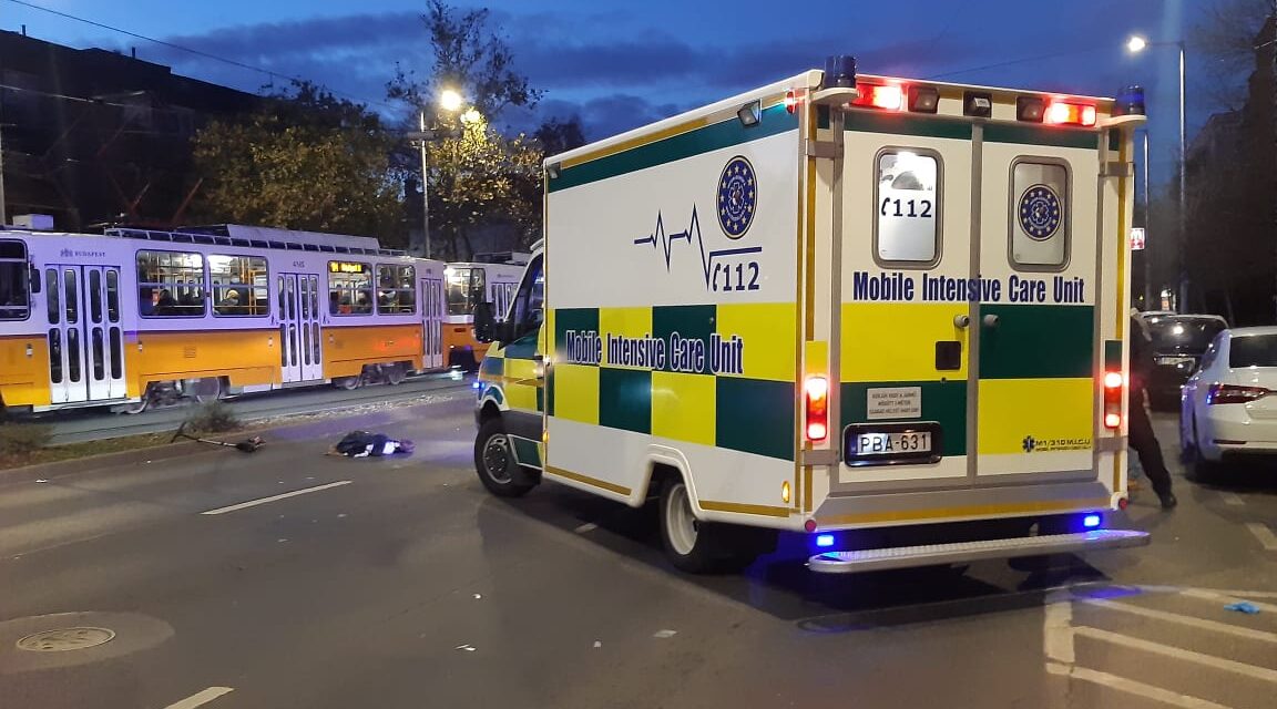 Elgázoltak egy rollerest a Hungária körúton – Sokkoló fotók a helyszínről