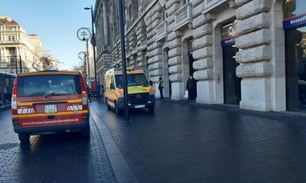 Elgázolt egy embert a 2-es metró a Kossuth Lajos téri állomáson – Fotók a helyszínről