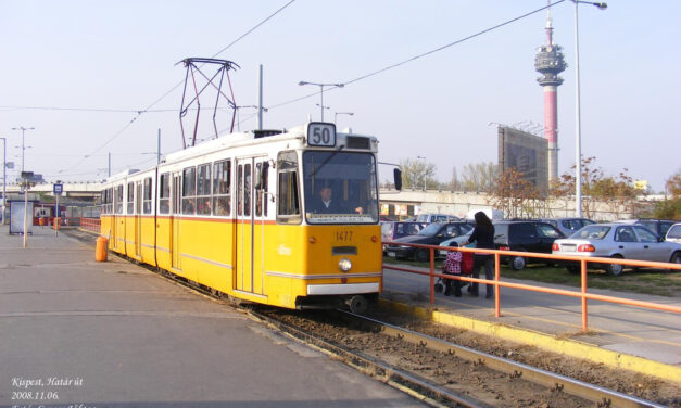 Villamos sodort el egy 11 éves kislányt Budapesten – Kiderült, a piroson ment át