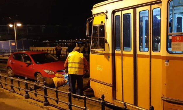 Eltévedt a vidéki házaspár Budapesten, villamos jött az autójukért az alagútba