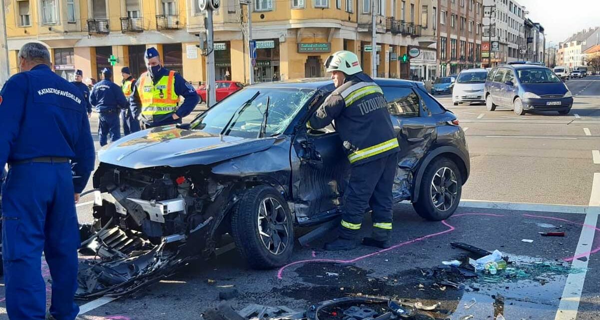 Én vagyok az „egy ember megsérült”, a megasztáros Pál Tamás volt az újpesti tömegkarambol felborított autójának a vezetője