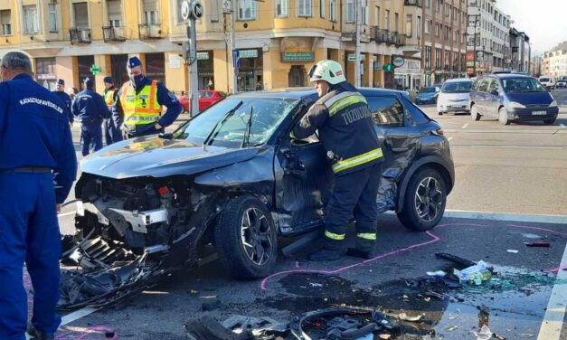 Én vagyok az „egy ember megsérült”, a megasztáros Pál Tamás volt az újpesti tömegkarambol felborított autójának a vezetője