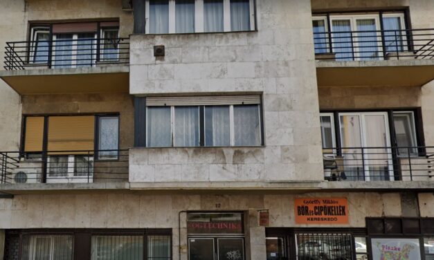 A negyedikről vetette magát a mélybe egy 46 éves nő Budán – Az édesanyja sokkot kapott a helyszínen, orvosi ellátásra is szorult, nyugtatókat kapott