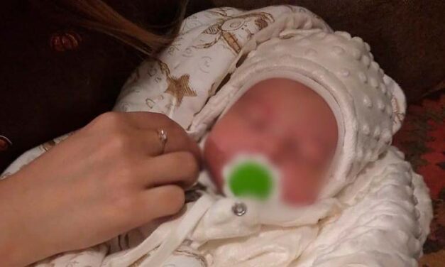 Rejtélyes örökbefogadási-ügy: csak az öthónapos csecsemőt körözik, az őt elrabló külföldi házaspárt azonban nem keresi a rendőrség