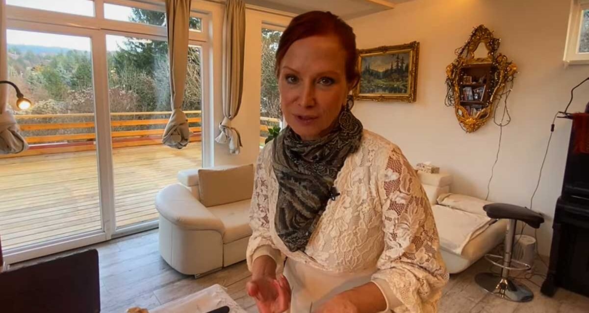 A Budakeszin élő Détár Enikő megmutatta a szerelmét, a házát és a kutyáját, közben nem hiszed el mit csinált, míg be nem toppant hozzá a helyi polgármester, Győri Ottilia