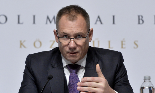 Totális össztűz a MOB-elnökre, Kulcsár Krisztián nagy bajban lehet, hiszen a jövedelmével is támadják, jön a rendkívüli közgyűlés