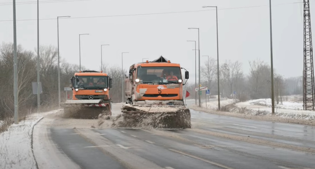 Nincs ok az aggodalomra! Felkészülten várja a telet a Magyar Közút, amely máris téli üzemmódra váltott