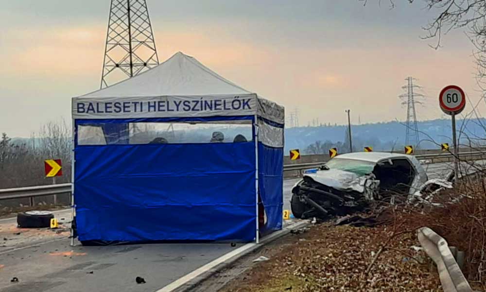 Tragikus baleset a halálkanyarban, nem élte túl a szabálytalanul előző sofőr az ütközést, kábítószer nyomaira bukkantak a roncsban a rendőrök