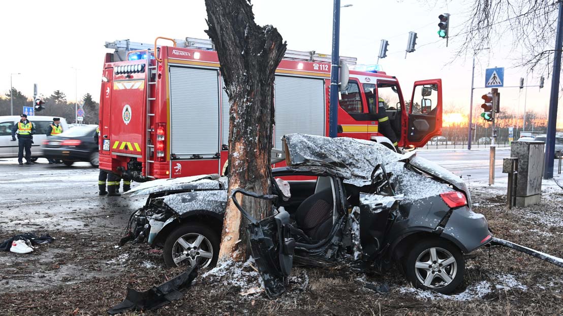 „Örökké a szívemben élsz drága testvérem” – egy 23 éves focista halt meg szombat hajnalban a Ferihegyi úti balesetben, két éve ugyanitt Halgas Tibor, a Fradi volt játékosa vesztette életét