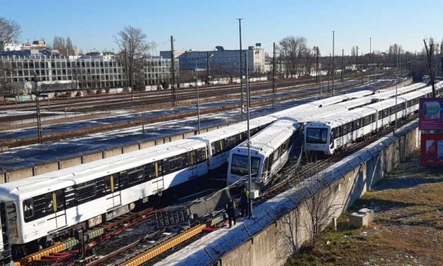 Újabb részletek a metróbalesetről: Sokkal nagyobb a baj, mint gondolták, a kisiklott szerelvények miatt a metrófelújítás is csúszhat