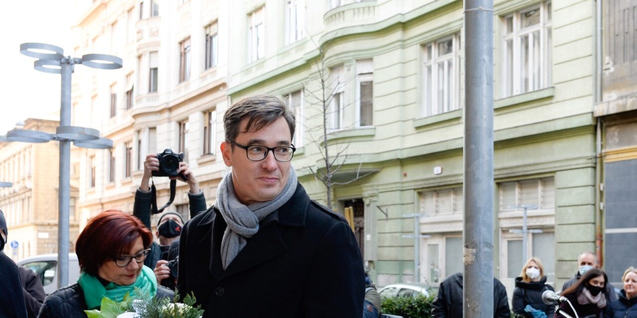 Karácsony Gergely megvette bérelt lakását, Tüttő Kata felemás évet zárt, egyedül Bősz Anettnek van autója. Íme, a legfrissebb vagyonnyilatkozatok!