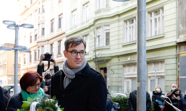 Karácsony Gergely megvette bérelt lakását, Tüttő Kata felemás évet zárt, egyedül Bősz Anettnek van autója. Íme, a legfrissebb vagyonnyilatkozatok!