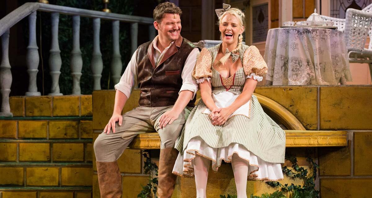 Mágnás Miska az Operettben, Cseh Tamás est a Vígszínházban, Puskás musical az Erkelben, Széchenyi Zsigmond fotói a Capa Központban, Nagy ár a Cinema Cityben – szuper programok szerdára
