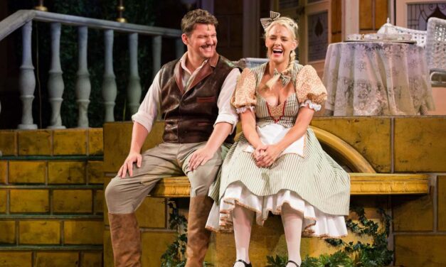 Mágnás Miska az Operettben, Cseh Tamás est a Vígszínházban, Puskás musical az Erkelben, Széchenyi Zsigmond fotói a Capa Központban, Nagy ár a Cinema Cityben – szuper programok szerdára