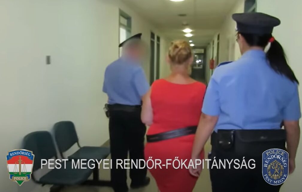 „Ha elárulod valakinek, akkor is megöllek!” –  fojtogatta, földre taszította, fenyegette és kifoszottta idős áldozatát ez a nő a Duna parton – T. Ambrusné állítja, hogy a 85 éves néni csak megcsúszott