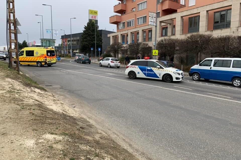 Mentők és mentőhelikopter is érkezett a helyszínre – Egy idős embert kellett újraéleszteni Érden – Fotók