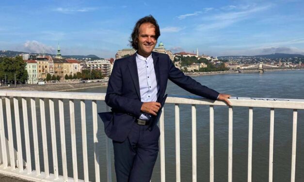 Bogányi Gergely a Müpában, A gyönyörök kertje az Art+Cinemában, A vörös lámpások a Bem moziban, Lélegzetnyi végtelen a Várkert Bazárban, Autósok fotókiállítás a Baross utcában – keddi programajánló