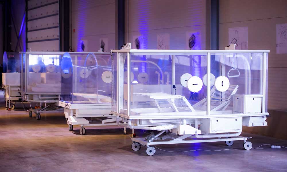 Covid ellen is védelmet biztosító, különleges kórházi ágyakat gyártanak Pilisvörösváron, 500 milliót kaptak, de hol van ez a lélegeztetőgépek 15 milliárdos zsebrevágott profitjához képest?