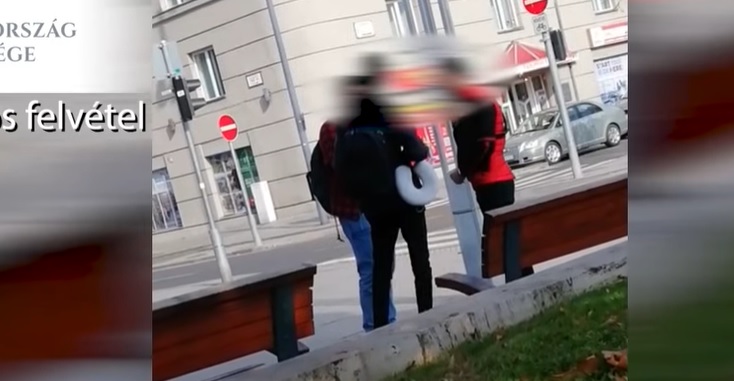 Adománygyűjtést színleltek a csalók Budapesten, sokakat megkárosítottak – videó