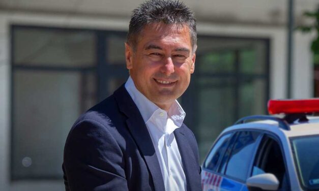 „Reggel 7-kor zuhanyozok, a feleségem kopogtat a zuhanyzó ajtaján, hogy jöttek az ügyészek” – megszólalt Horváth Csaba, miután otthonában házkutatást tartottak a nyomozók