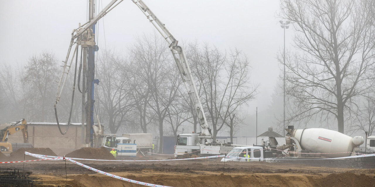 Régen hallottunk már ilyet, újabb, 19 milliárdos focistadionnak örülhet az ország