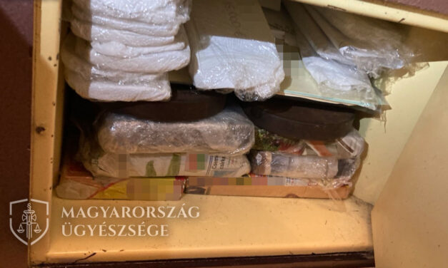 Csaló doki, 60 milliót találtak náluk, hamis igazolásokkal lebukott két egészségügyi dolgozó, a csapba öntögették a vakcinát