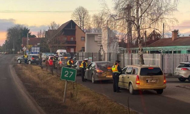 Óriási rendőrségi razzia, senki sem menekülhetett az egyenruhások elől Gödön, a TV2 műsorvezetőjének tetszett az akció