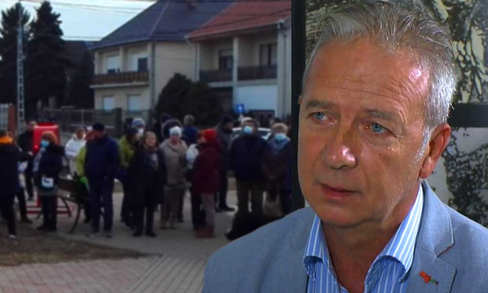 „Húzzon el a polgármester!” – A fideszes településvezető, Rimóczi Sándor ellen tüntettek Nagytarcsán, a lakók egy részének nagyon elege van belőle