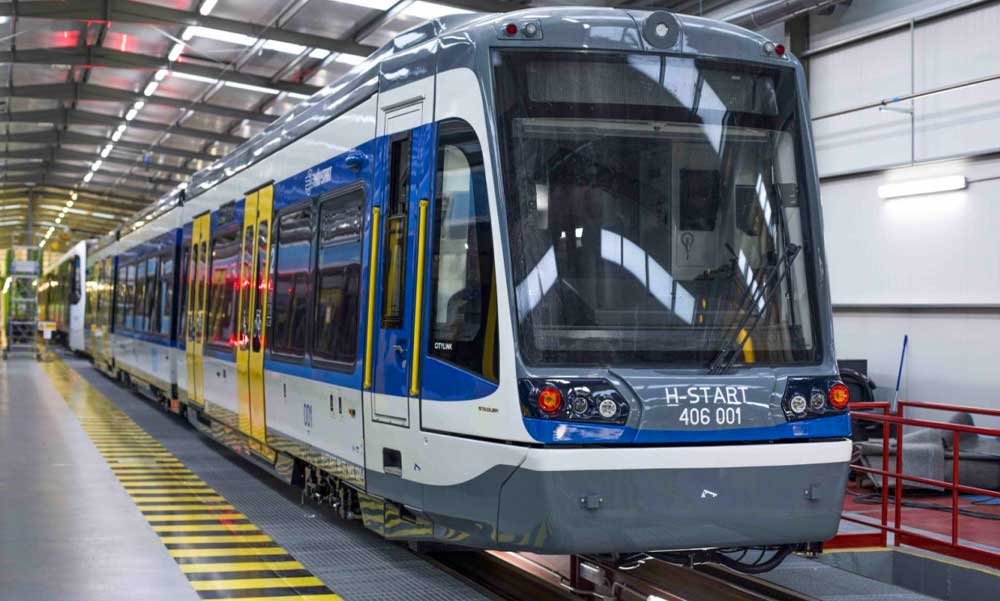 „A BKV dolgozik azon, hogy a tram-train, Lázár János kedvenc projektje ne álljon bele a földbe” – Karácsony Gergely visszaszólt a Budapestet fikázó fideszes politikusnak